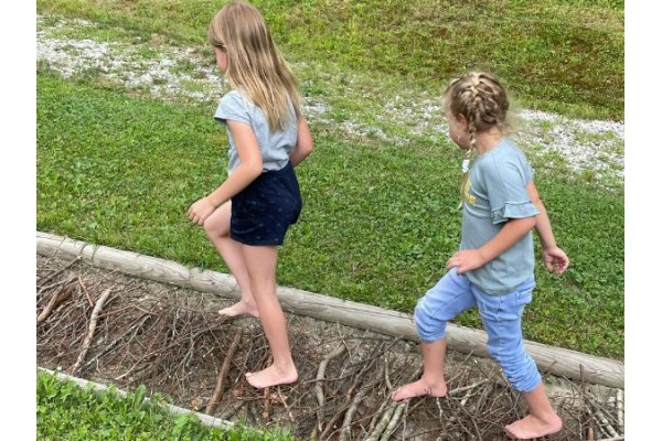 Družinski bosonogi Kneippov pohod 