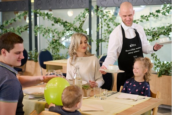 Zimske počitnice v Snežni deželi Palčka Snovička 