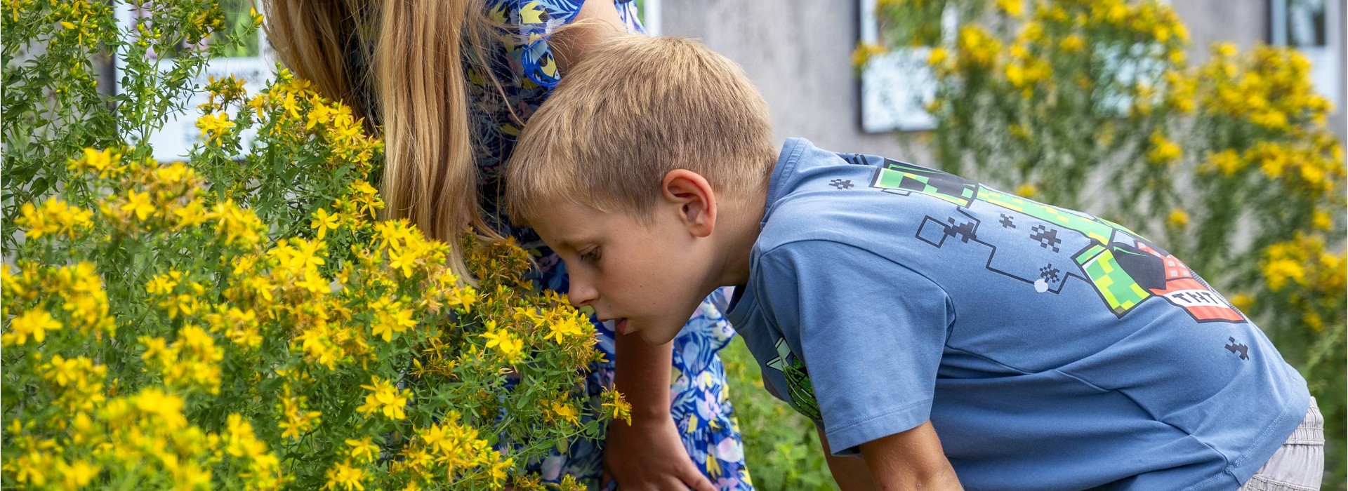 Kneipp Barfuß Familienwanderung im Tuhinj-Tal