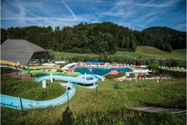 THERMAL-SOMMERURLAUB IN UMARMUNG DER NATUR