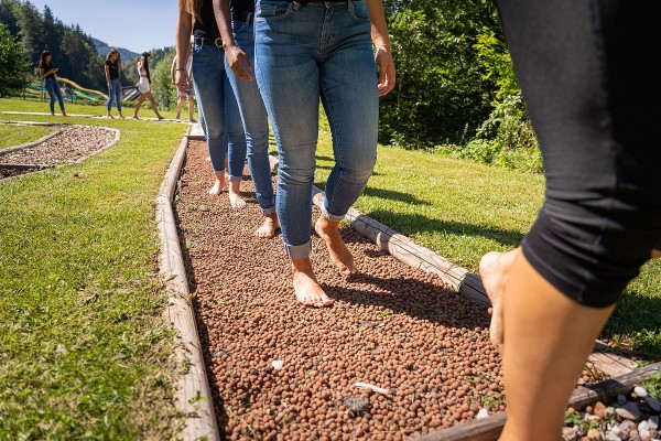 KNEIPPOVO BOSONOGO DOŽIVETJE S KOPANJEM